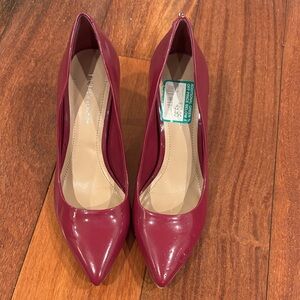 BCBGMaxAzria Women's purple Heels